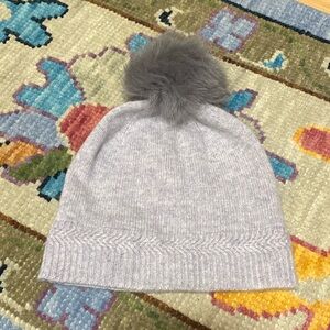 Gray Gorski Cashmere hat with fox fur Pom Pom